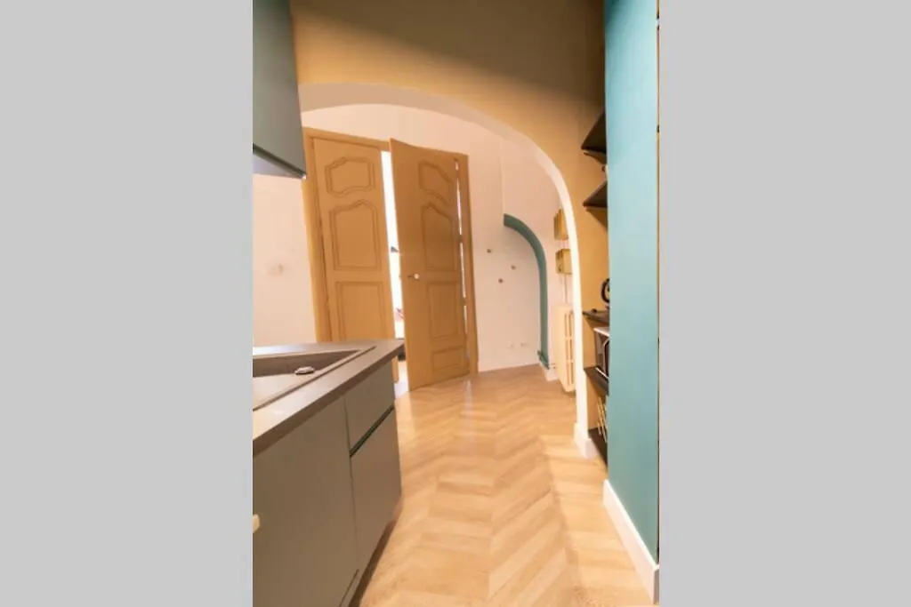 Romantic Flat In The Heart Of The City Avignon France
