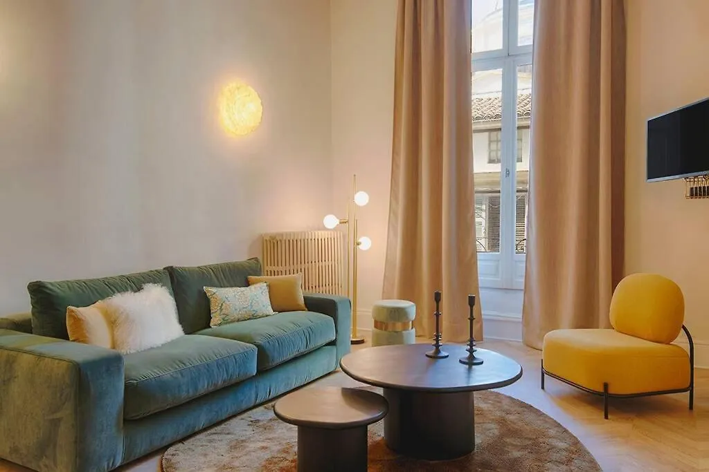 Romantic Flat In The Heart Of The City Avignon 0*,