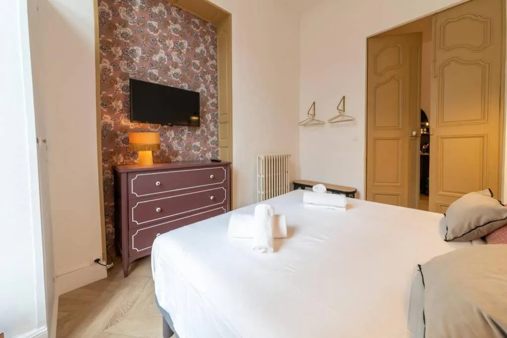 Romantic Flat In The Heart Of The City Avignon Apartment